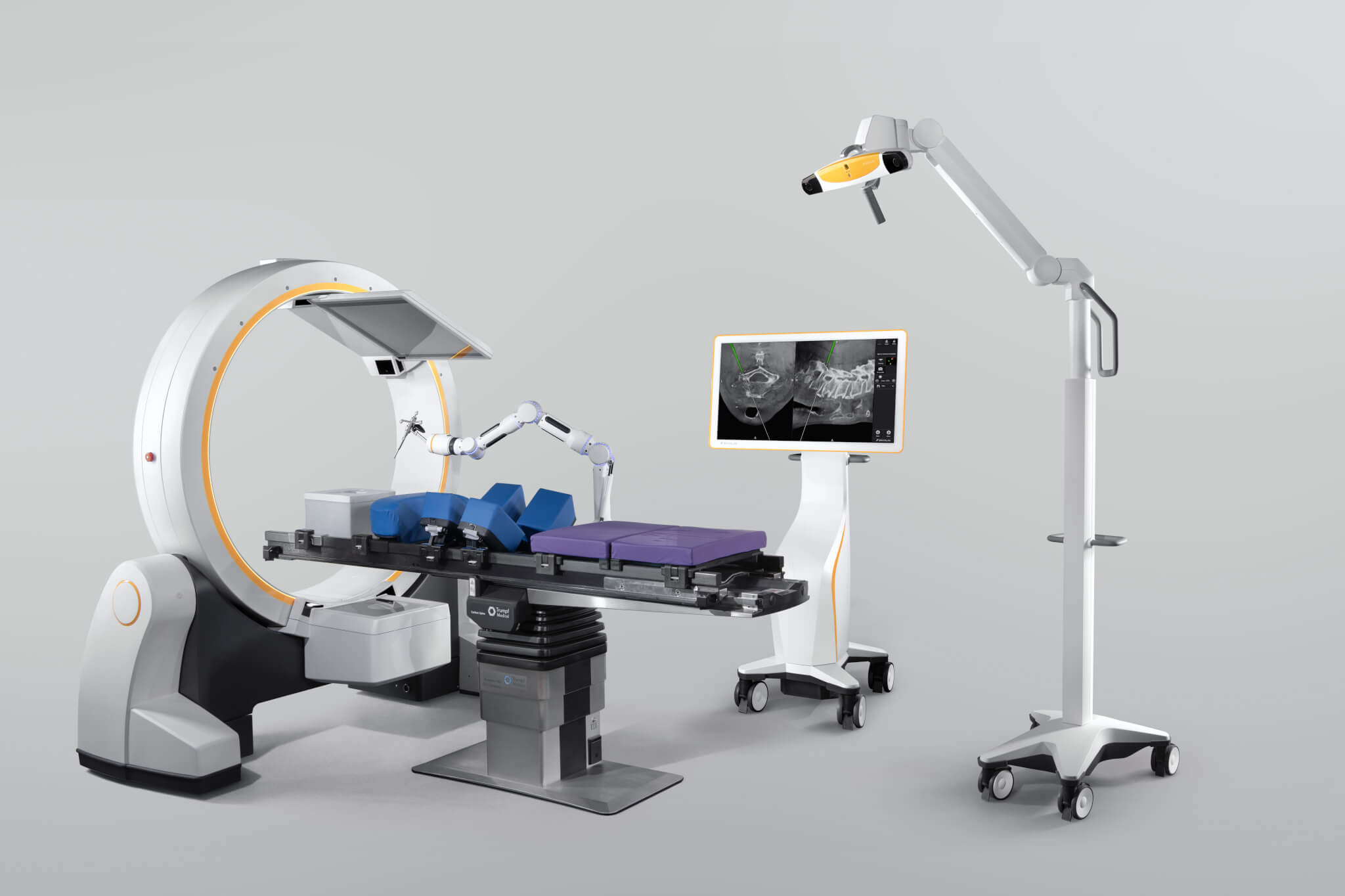https://www.brainlab.com/cdn-cgi/image/w%3D7678%2Cf%3Djpeg/https%3A//assetmanagement.brainlab.com/CMS/Initial%20Image%20Load/spine-trauma-navigation-software-hardware-setup.jpg