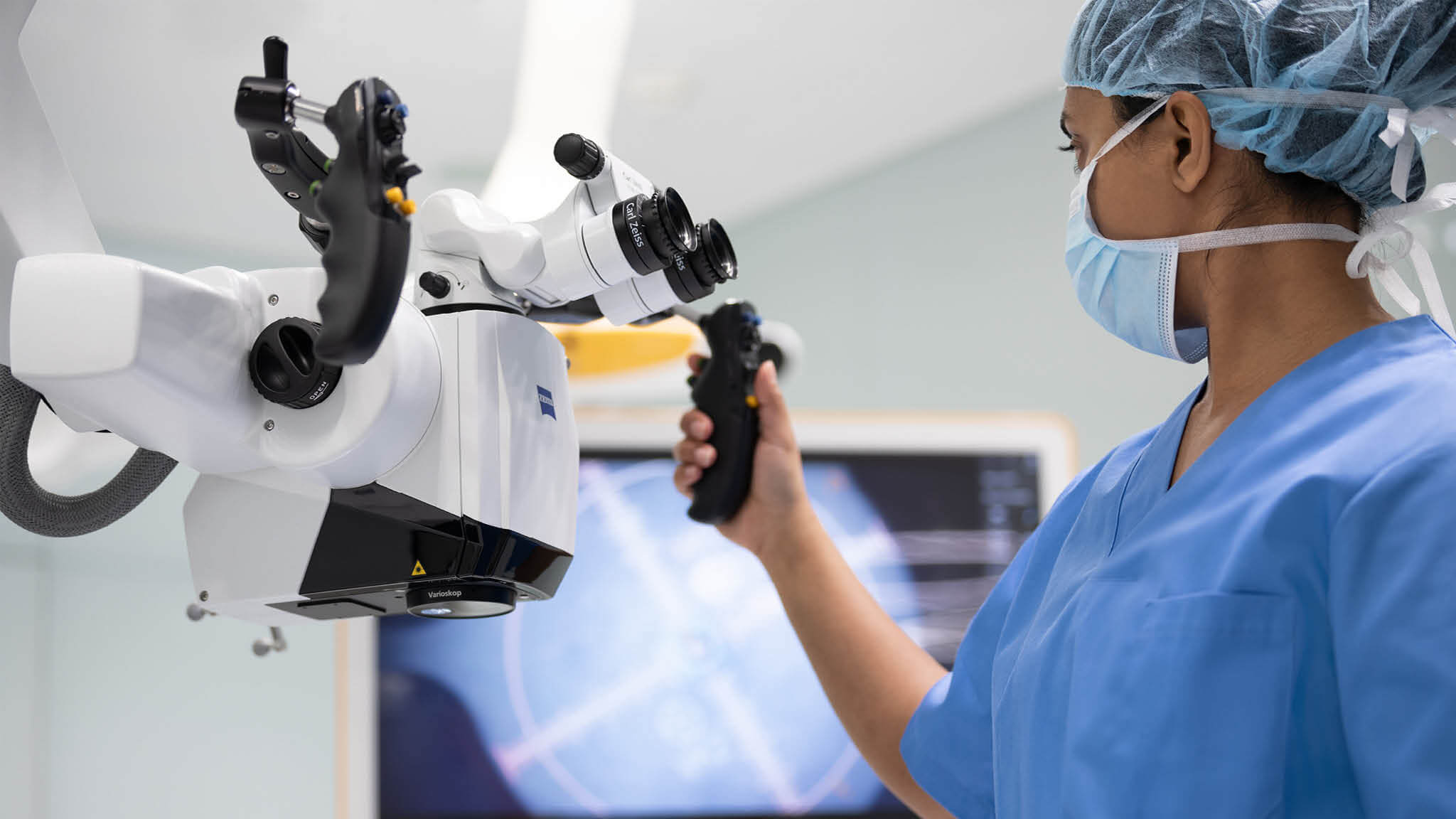 Doctor is using varioscope