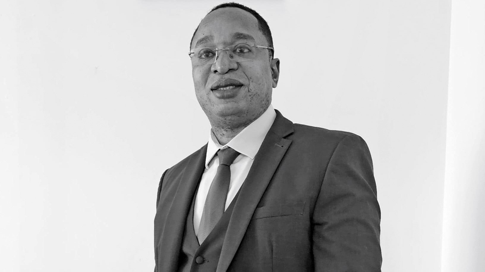 nav_1778242823_dr.-sanusi-3_copy.jpg